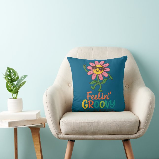 Almofada Feelin’ Groovy Retro Flower 16" x 16" Throw Pillow (Cadeira)