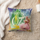 Almofada Feiticeiro de Oz Birthday Good Witch Custom Decor<br><div class="desc">Aproveite este belo arco-íris colorido sobre o arco-íris,  Emerald City Wizard de Oz,  chamado de Aniversário.</div>