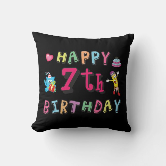 Almofada Feliz aniversário de 7. 7 anos. (Frente)