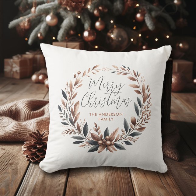 Almofada Feliz de Natal Castanho, Cobre Caramel Teal Wreath (brown christmas throw pillow personalized family name copper green terracotta earth tones neutral)