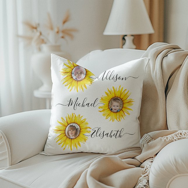 Almofada Filhos de girassol | Foto para netos (Add a touch of sunshine to your décor with this pillow featuring photos of your grandchildren.)