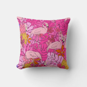 Almofada Flamingos sobre fundo de folhas tropicais e f