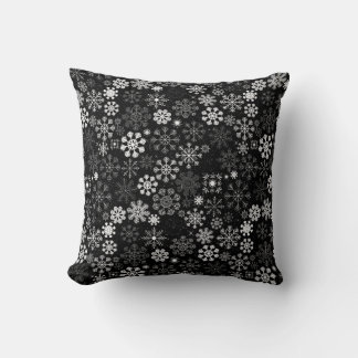 Almofada Flocos de neve festivos, brancos e pretos, de visõ