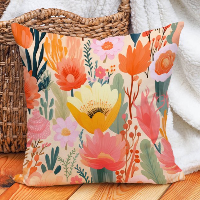Almofada Floral de Creme de Coral Amarelo (Yellow Pink Coral Cream Floral Throw Pillow)
