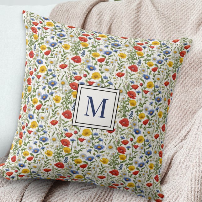 Almofada Flores Bonito Florais Monograma (A monogrammed throw pillow with pretty wildflowers pattern in bright summer colors)