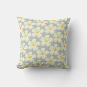 Almofada Flores Brancas de Frangipani Plumeria em Cinza Pra