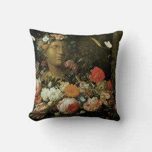 Almofada Flores em torno de um busto clássico