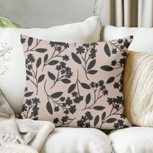 Almofada Flores Pretas Florais Elegantes a Rosa Derrante (hand drawn black flowers on a dusty pink pillow)