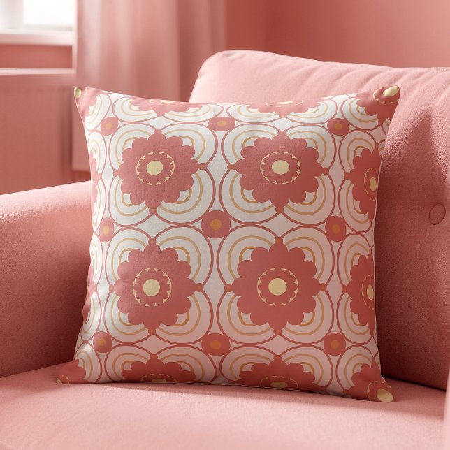 Almofada Flores Rosa Coral Sobre Creme (Small repeat, soft colors. This coral pillow is all about playful retro detail.)