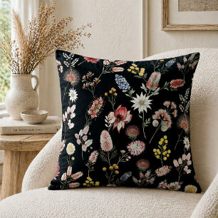 Almofada Flores Silvestres Românticas e Sombrias em Aquarel