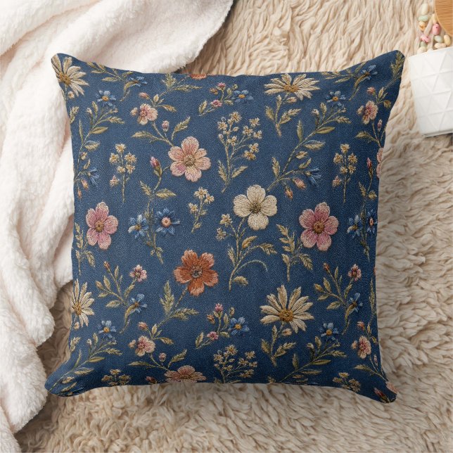 Almofada Flores silvestres simples bordadas em fundo de jea (Cobertor)
