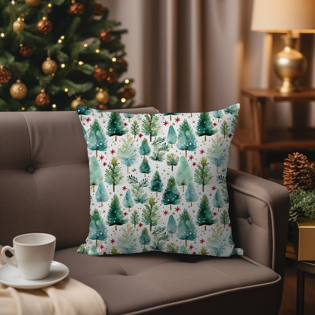 Almofada Floresta de inverno verde de inverno com aquarela (Watercolor Green Christmas Tree Winter Forest Throw Pillow in Decorated Christmas Living Room )