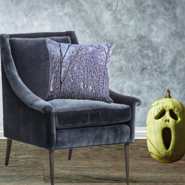 Almofada Floresta Em Twilight (Present a haunting, Forest theme to your Halloween decor!)