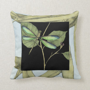 Almofada Folhas com Dragonfly Inset por Jennifer Goldberger