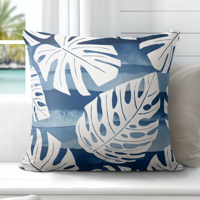 Almofada Folhas de Palma Azul Modernas Tropicais (Elevate Your Décor: Discover our Elegant Coastal Throw Pillows in Blue & White)