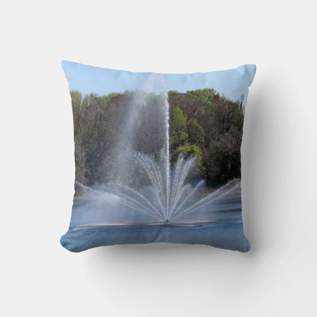 Almofada Fonte Em Um Lago (Frente)
