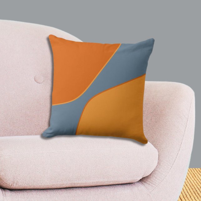 Almofada Formas irregulares de quarto laranja e azul   (Irregular Orange and Blue Quarter Shapes Throw Pillow, Livingroom)