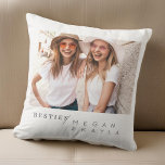 Almofada Foto BFF dos melhores amigos minimalistas modernos<br><div class="desc">Design é composto por tipografia divertida e divertida com fontes sans serif e serif. Adicionar uma foto personalizada.</div>