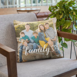 Almofada Foto com Texto Branco em Letra de Família com Cora