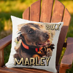 Almofada Foto de Pet Personalizada de Grunge Simples Reprod<br><div class="desc">Este design simples e clássico é composto por tipografia serif e adiciona uma foto personalizada do seu animal de estimação.</div>