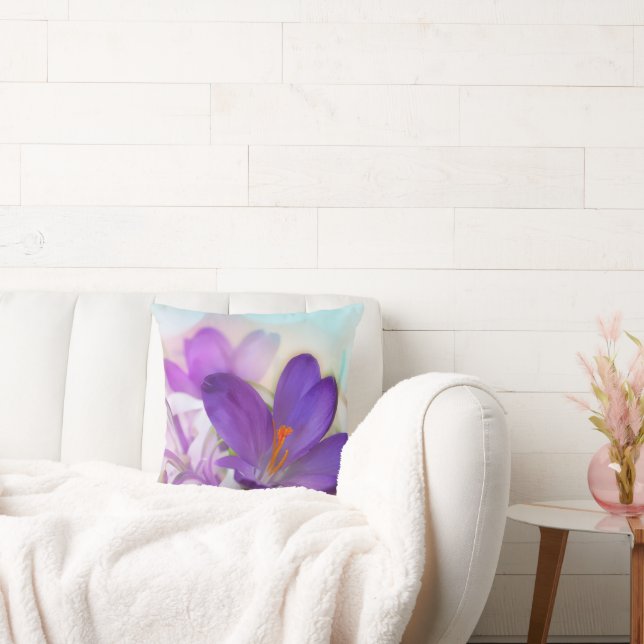 Almofada Foto de um Bonito Primavera-Crocus Roxo (Sofá)