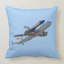 Foto do voo final do Space Shuttle Endeavor