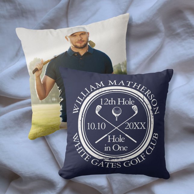 Almofada Foto personalizada de buraco em um de golfe em azu (Custom Golf Hole in One Photo Navy Blue Throw Pillow)
