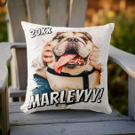 Almofada Foto personalizada de Pet personalizada do Modern<br><div class="desc">Este design simples e clássico é composto por tipografia serif e adiciona uma foto personalizada do seu animal de estimação.</div>