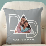 Almofada Foto personalizada do melhor Pai do mundo<br><div class="desc">O Travesseiro Fotográfico do Melhor Pai do Mundo é decorado com a palavra PAI em tipografia branca em fundo de cinza. Facilmente personalizável com sua foto. Faz um presente perfeito de Dia de os pais.</div>