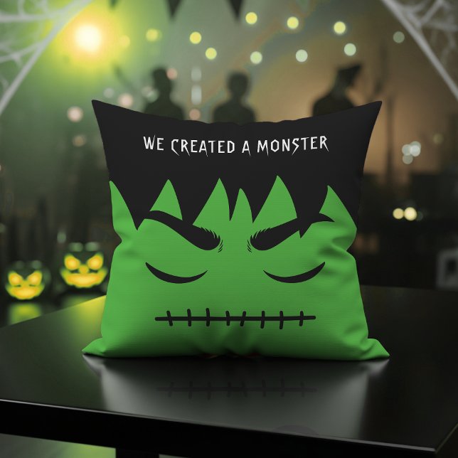 Almofada Frankenstein, Criamos um Dia das Bruxas de Monstro (Frankenstein We Created a Monster Halloween Throw Pillow
)