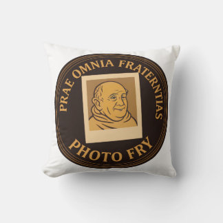 Almofada Fried Throw Pillow