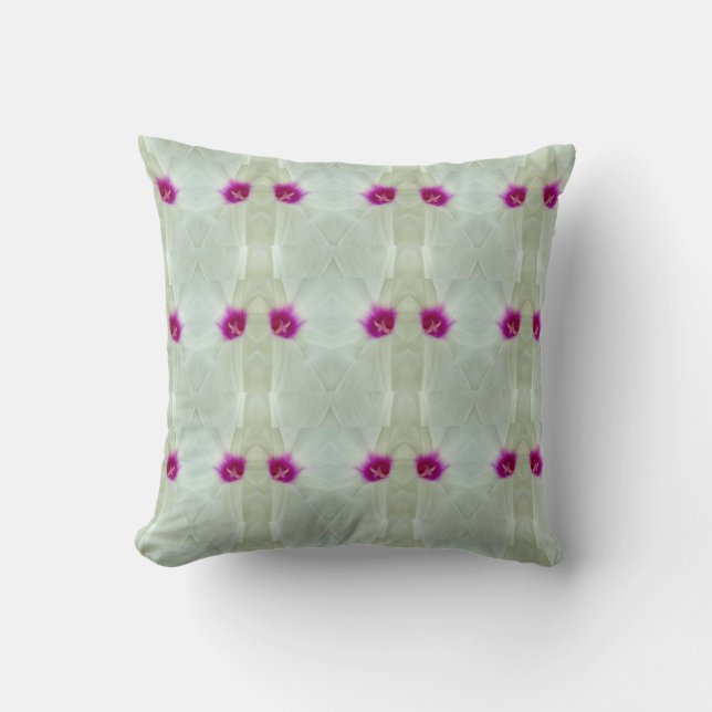 Almofada fundo branco, creme com padrão rosa quente (Frente)