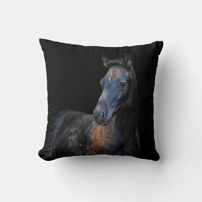 Almofada Fundo negro bonito de cavalo de galinha (Frente)