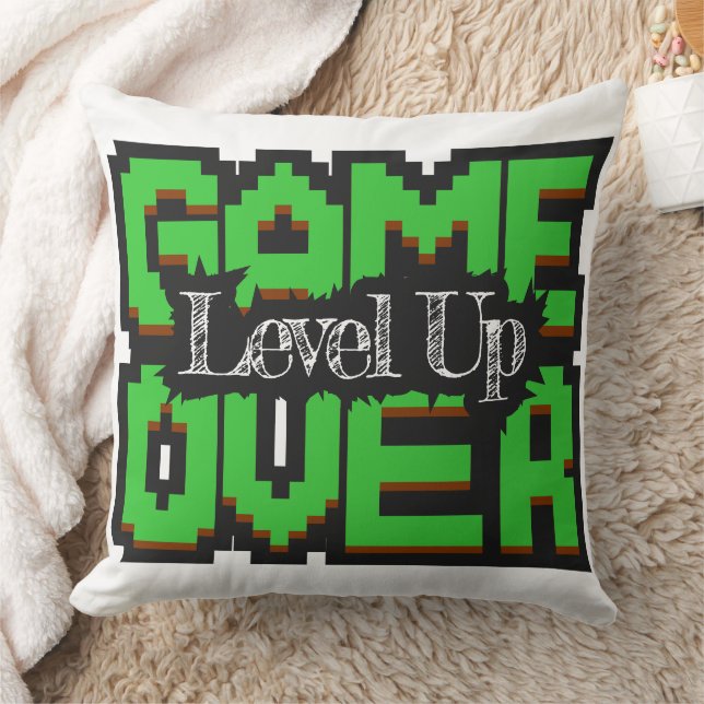 Almofada Game Over, Level Up: Pixelated Retro Game World (Cobertor)