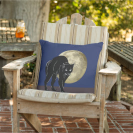 Almofada Gato Preto Rondando no Halloween em uma Noite de L