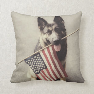 Almofada german shepherd com sinalizador dos EUA