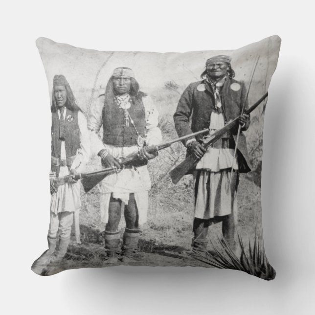 Almofada Geronimo e três de seus guerreiros de Apache, 1886 (Frente)