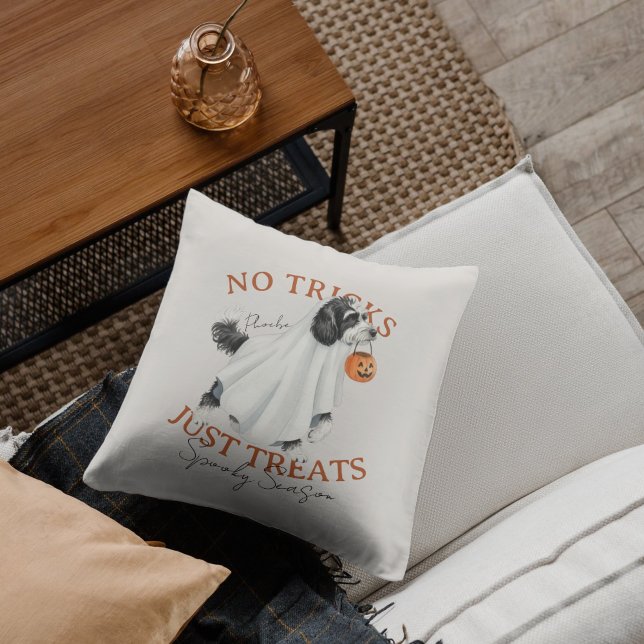 Almofada Ghost Costume Dog Doodle Season (Elevate your fall home decor with this Ghost Costume Dog Doodle Spooky Season throw pillow! )