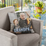 Almofada Gift. Personalizada de Foto em Bonito, Keepsasasas<br><div class="desc">Travesseiro de Foto Personalizada Moderno com o texto 'Não há ninguém como GRANDPA' com uma combinação de script e tipografia sans e um coração bonito. Personalize com o nome de quem ele é. Esse travesseiro funcionaria para (avó, mãe, pai, irmã etc.). Um presente de manutenção de precioso para os familiares....</div>