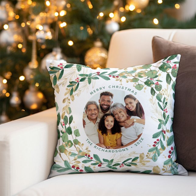 Almofada Gilded Greenery White | Feliz Natal com Foto (An elegant, modern pillow for the holidays with faux gold accents and your family photo)
