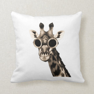 Almofada Girafa com os óculos de proteção dos óculos de sol