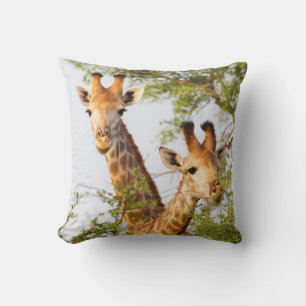 Almofada Girafas Espiando Acima da Vegetação