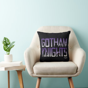 Almofada Gotham Knights Silhouettes no título