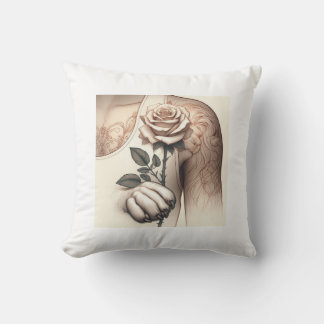 Almofada Grace e Força: A Lionesa e a Rosa Tatto