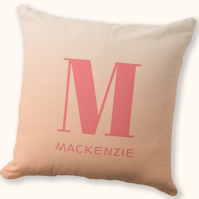 Almofada Gradiente de Pêssego do Nome Inicial do Monograma  (Monogram initial name personalized peach gradient throw pillow )