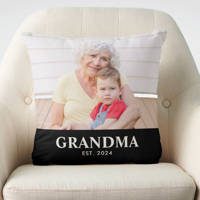 Almofada Grandma Established Modern Bold Photo (Criador carregado)