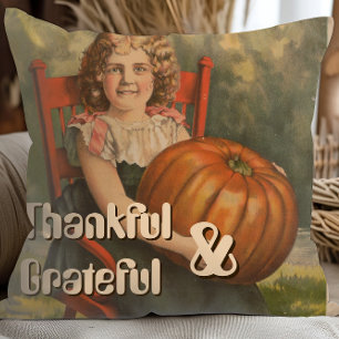 Almofada Grata e grata   Vintage Girl with Pumpkin