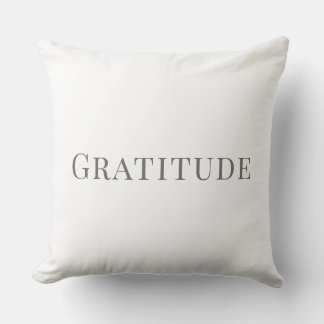 Almofada Gratidão – Design de Tipografia Minimalista