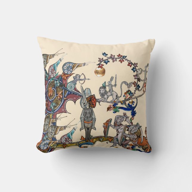 ALMOFADA GUERRA MEDIEVAL ESTRANHA BESTIAL, NOITES, ESQUILOS (Frente)