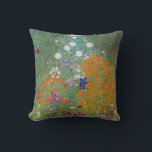 Almofada Gustav Klimt Flower Garden Cottage Nature<br><div class="desc">Uma bela pintura de jardim - esta é uma pintura clássica de Gustav Klimt,  chamada Jardim de Algodão,  ou Jardim Bauergarten,  1907,  que é um close up de um jardim floral,  uma pintura floral colorida.</div>